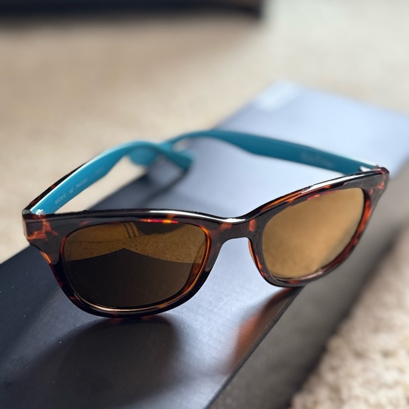 Lilly Pulitzer Maddie AQ Polarized Sunglasses Tortoise Frame Blue Arms 52-20-140 - Picture 5 of 6